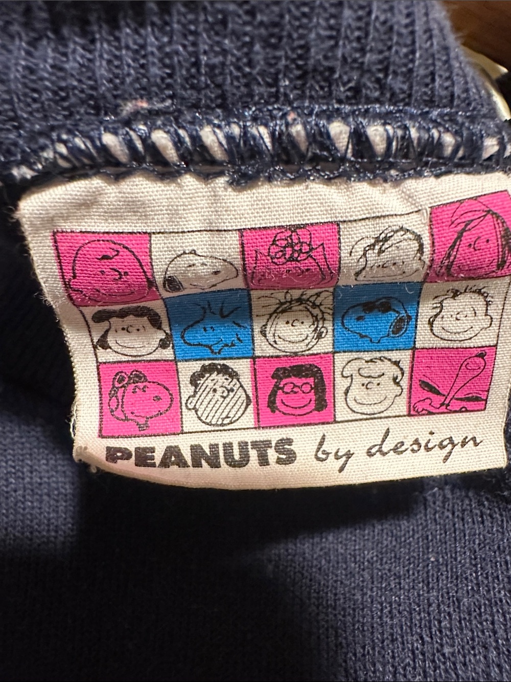 Vtg peanuts brand snoopy Christmas sweater - Picture 2 of 5